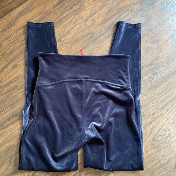 SPANX Velvet Leggings in Lapis Night - Size Large - Picture 11 of 12